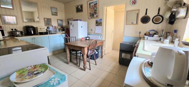 KITCHEN DINER