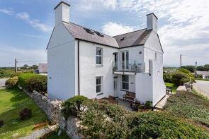 3, Bryn Mor, Road Past The White Eagle Inn To Borthwen, Rhoscolyn, Holyhead LL65 2NJ
