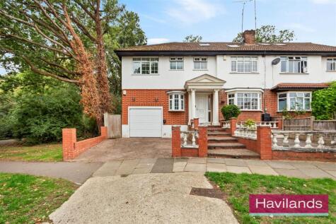 Cotswold Way, Enfield