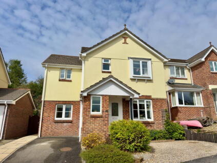 Treguddock Drive, Wadebridge, PL27