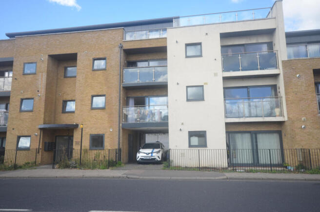 Two bedroom apartment to rent Cranbrook Road, Ilf