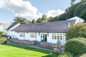 71, Victoria Park, Colwyn Bay LL29 7YY