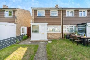 9, Hickling Close, Bedford MK40 4NA