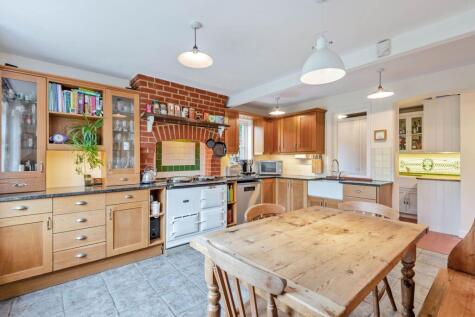 Peaslake Lane, Peaslake, Guildford, GU5