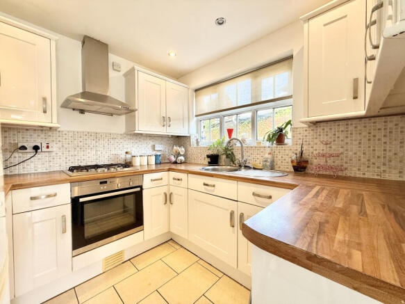 Kitchen (2).jpeg