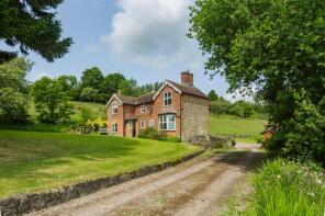 Crews Hill House, Crews Hill, Alfrick WR6 5HF