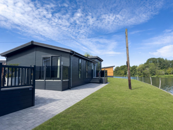 Spring-Lodge-11a-Thames-road-3d333a61-1.png