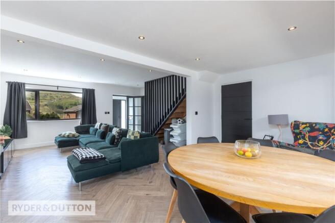 Dining/Lounge