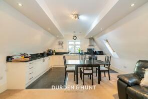 Flat 7, 1a Haverbridge Court, St Marys Lane, Upminster RM14 2QW