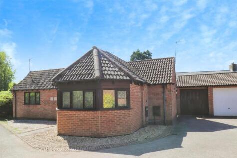 St. James Gardens, Bulkington, CV12