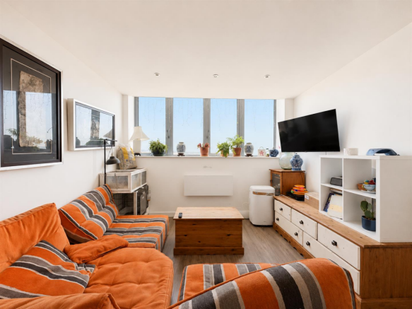 Living Room / Kitchen