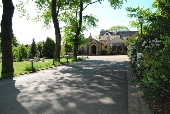Bramleys Estate Agents - Hopton Hall Lane - Mirfie