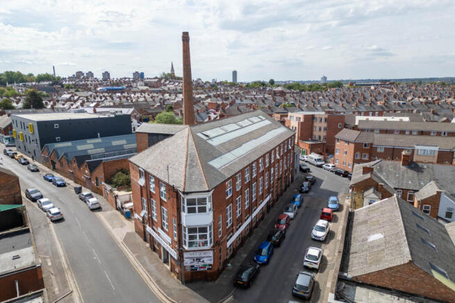Four-Storey Freehold Commercial Investment ¿ Br