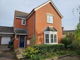 50, Cotswolds Way, Buckingham MK18 2FR
