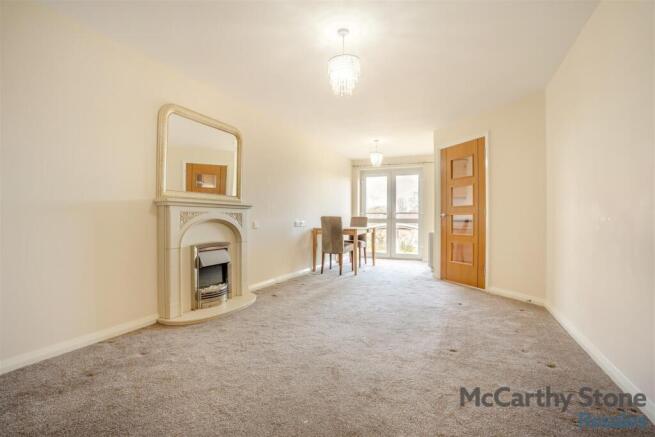 8684562-interior13.jpg