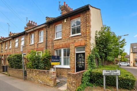 Chiltern View Road, Uxbridge