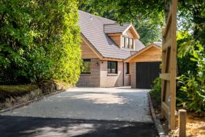Deer Leap, Main Road, Uckfield TN22 4HH