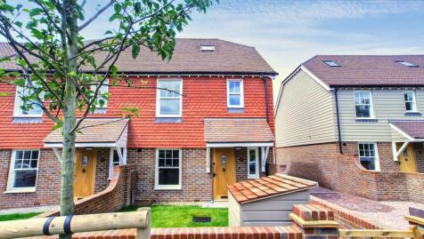 Brighton Road, Handcross, RH17