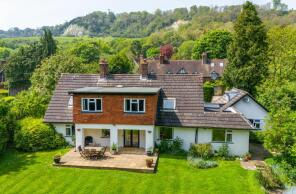 White Holm, Pebble Hill Road, Betchworth RH3 7BP