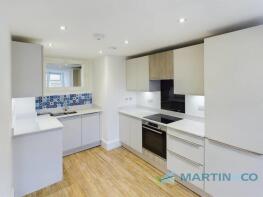 Flat 8, 133a, High Street, Tonbridge TN9 1DH