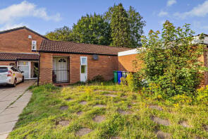 17, Calbourne Crescent, Manchester M12 5GX