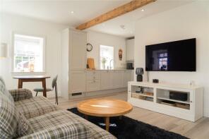 3, Lluesty Place, Old Chester Road, Milwr CH8 7SQ
