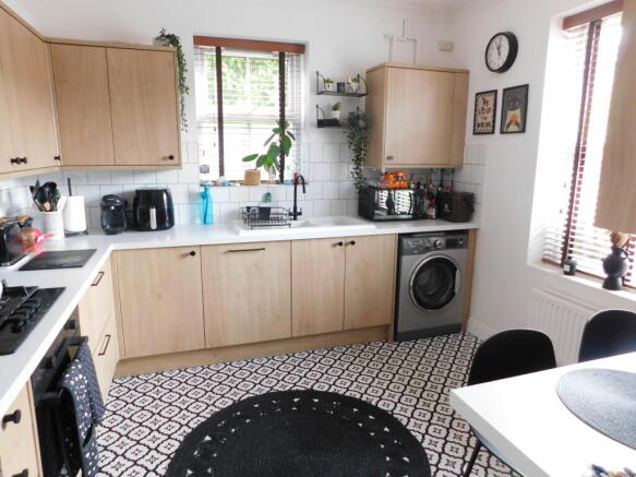 Modern recently renewed kitchen