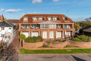 4, Strand Court, South Strand, Littlehampton BN16 1TL