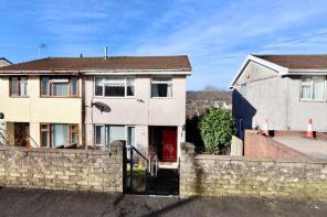 57, Meadow Close, Pengam NP12 3RD
