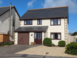 7, Lusart Drive, Helston TR12 7RS