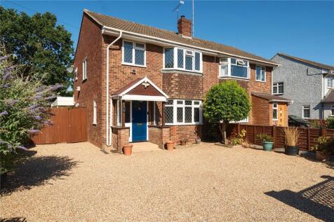 Giffard Drive, Farnborough, Hampshire, GU14