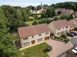 2, Low Farm Court, Womersley, Doncaster DN6 9FD