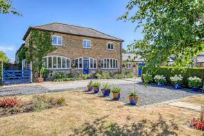 3, Thrifts Hall Farm Mews, Abridge Road, Theydon Bois, Epping CM16 7NL