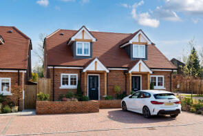 7, Lambert Close, Effingham KT24 5BE