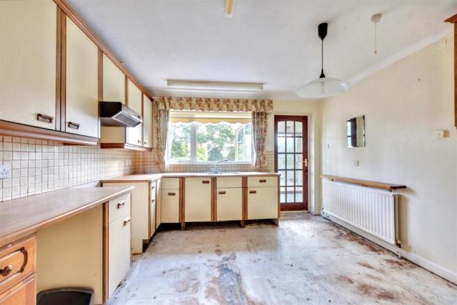 Kitchen_4.jpeg