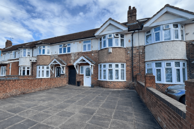 3 bed terraced house for sale Berkeley Avenue, Ho