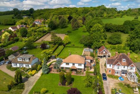 Canterbury Road, Elham, CT4