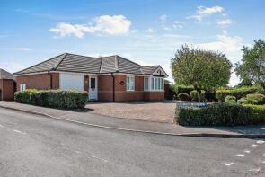 2, Oak Tree Drive, Droitwich WR9 0QY