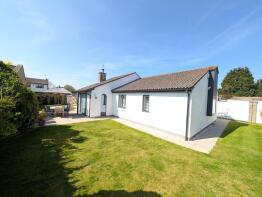 27, Court Meadow, Stone, Berkeley GL13 9LR