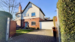 8, Thornfield Road, West Park, Leeds LS16 5AR