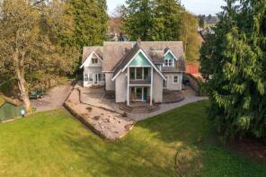 Newfoundlands, A984 Main Road, Perth PH2 6EB