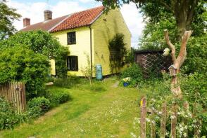 Chet Cottage, Hardley Road, Norwich NR14 6DA