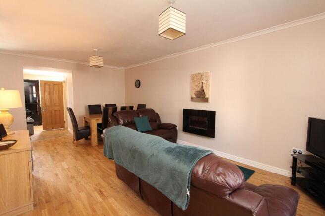 Lounge/Dining Room