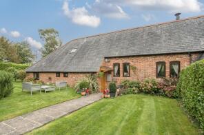 North Lovegrove Barn, Baydon Road, Shefford Woodlands, Hungerford RG17 7AD