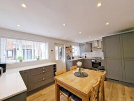 33, Brockenhurst Way, Bicknacre, Chelmsford CM3 4XN