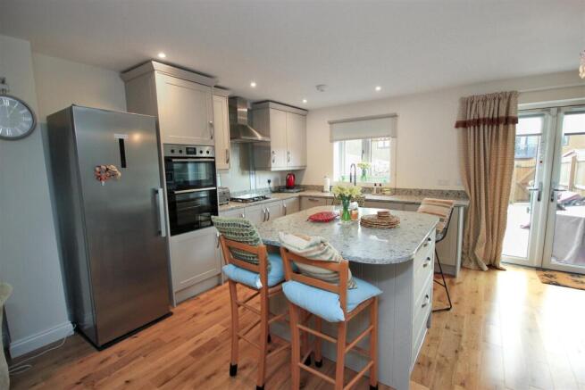 kitchen 1.JPG