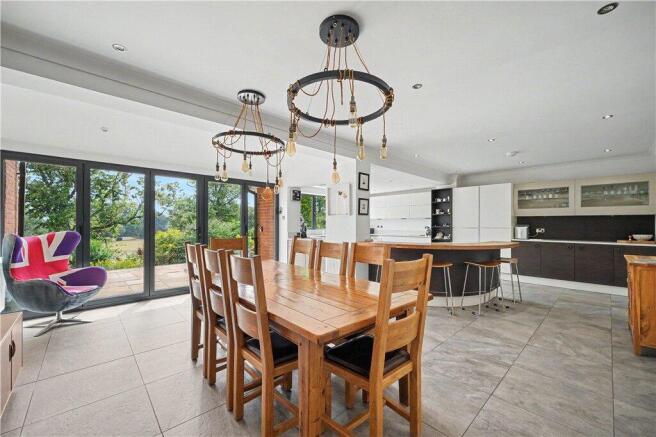 Kitchen/Dining