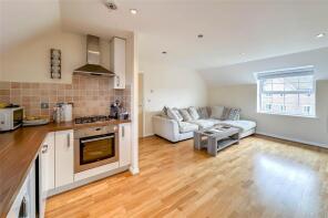 2 Flat 6, Avian Avenue, Curo Park, Frogmore, St. Albans AL2 2FG