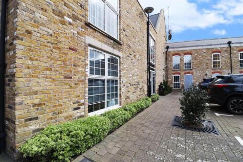 Esparto Way, South Darenth, Dartford