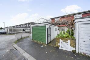 48, Meadow Close, Barnet EN5 2UE